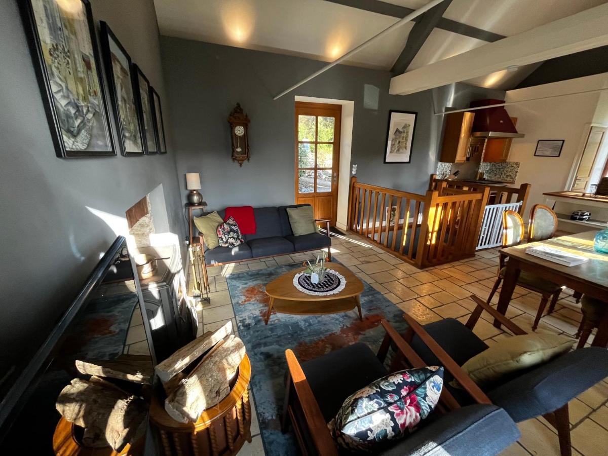 Charming Cottage In Chateau Les Roches Gardens Мон-Сен-Жан Экстерьер фото